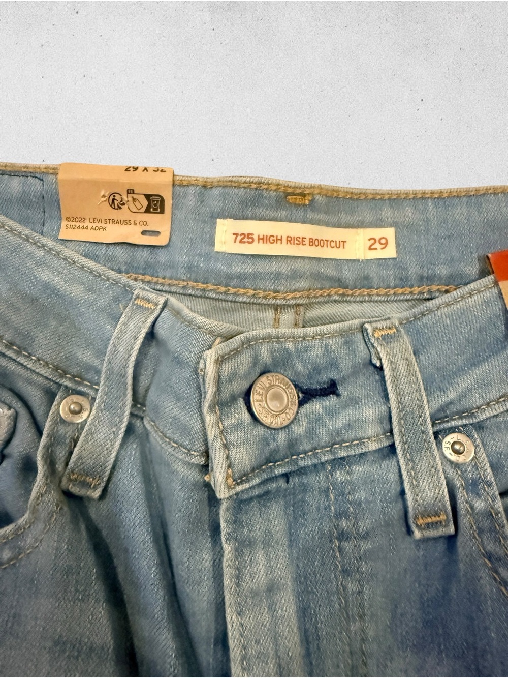Levi's 725 High-Rise Bootcut Jeans - Light Blue Wash - Picture 7 of 11